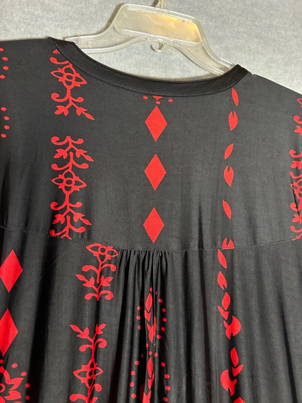 SERENGETI Long Line Jersey Knit Wrinkle Resistant Front Tucks Oversized Top - Picture 4 of 16